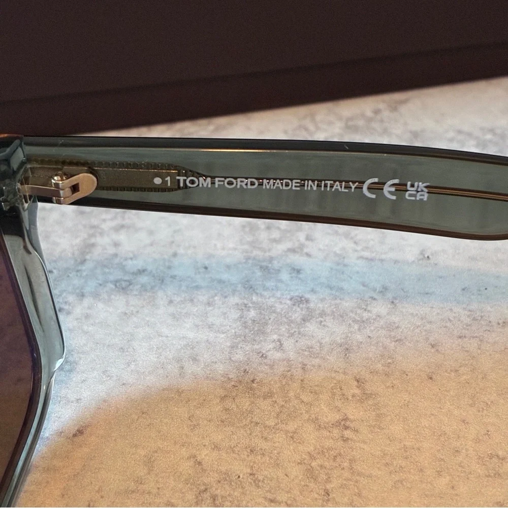 Tom Ford olive transparent